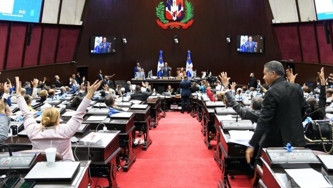 Cámara de Diputados aprueba ley de la DNI en medio de advertencias de la oposición