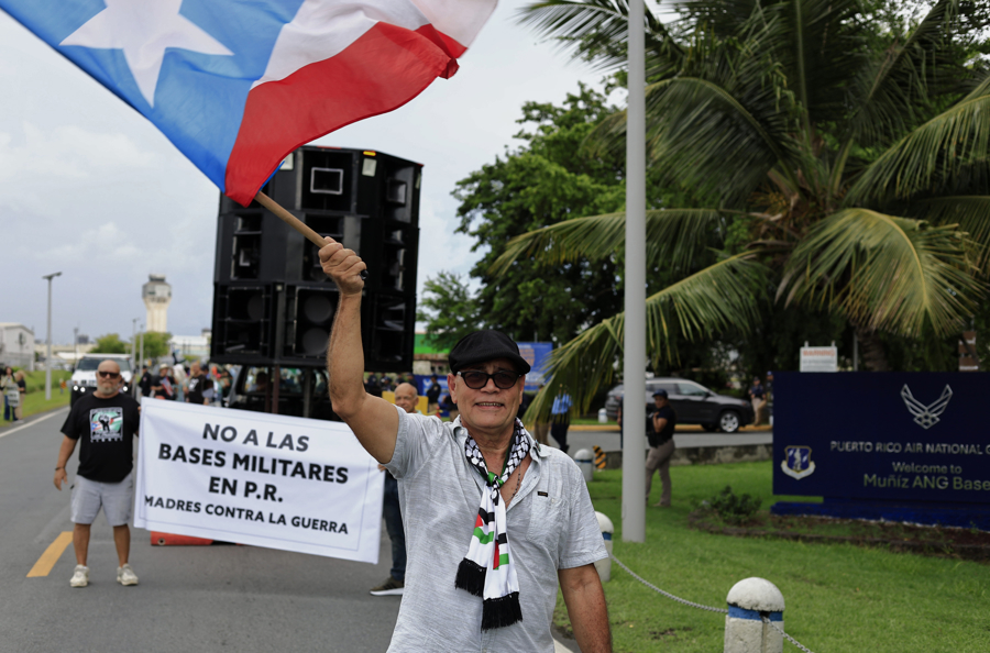 Cientos de puertorriqueños protestan contra la operación militar de EE.UU. en Venezuela