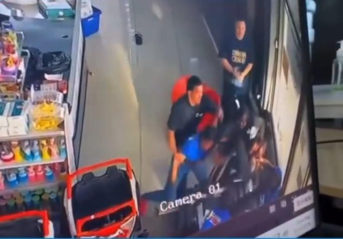 Dos personas continúan hospitalizadas tras tiroteo en tienda China de Verón