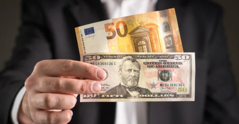 Conozca cómo se cotiza el dólar y el euro este martes 13 en RD