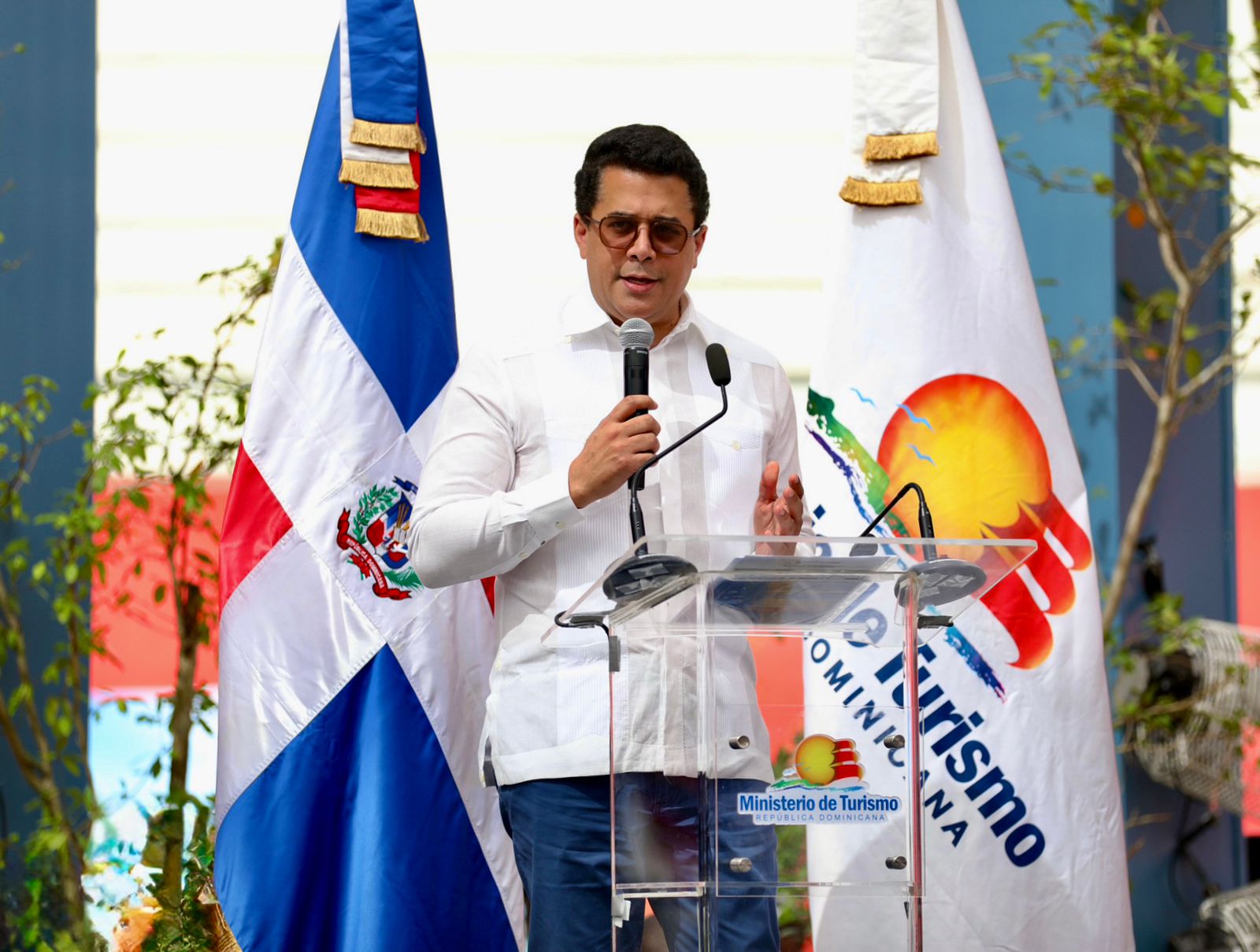 Ministro Collado: “El Seibo vive su mejor momento” tras inauguración de la Plaza Cultural Multiusos