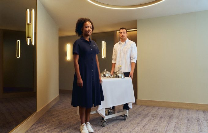 Me By Meliá se viste de Lacoste: Así es su nueva colaboración con un marcado estilo cosmopolita y creativo