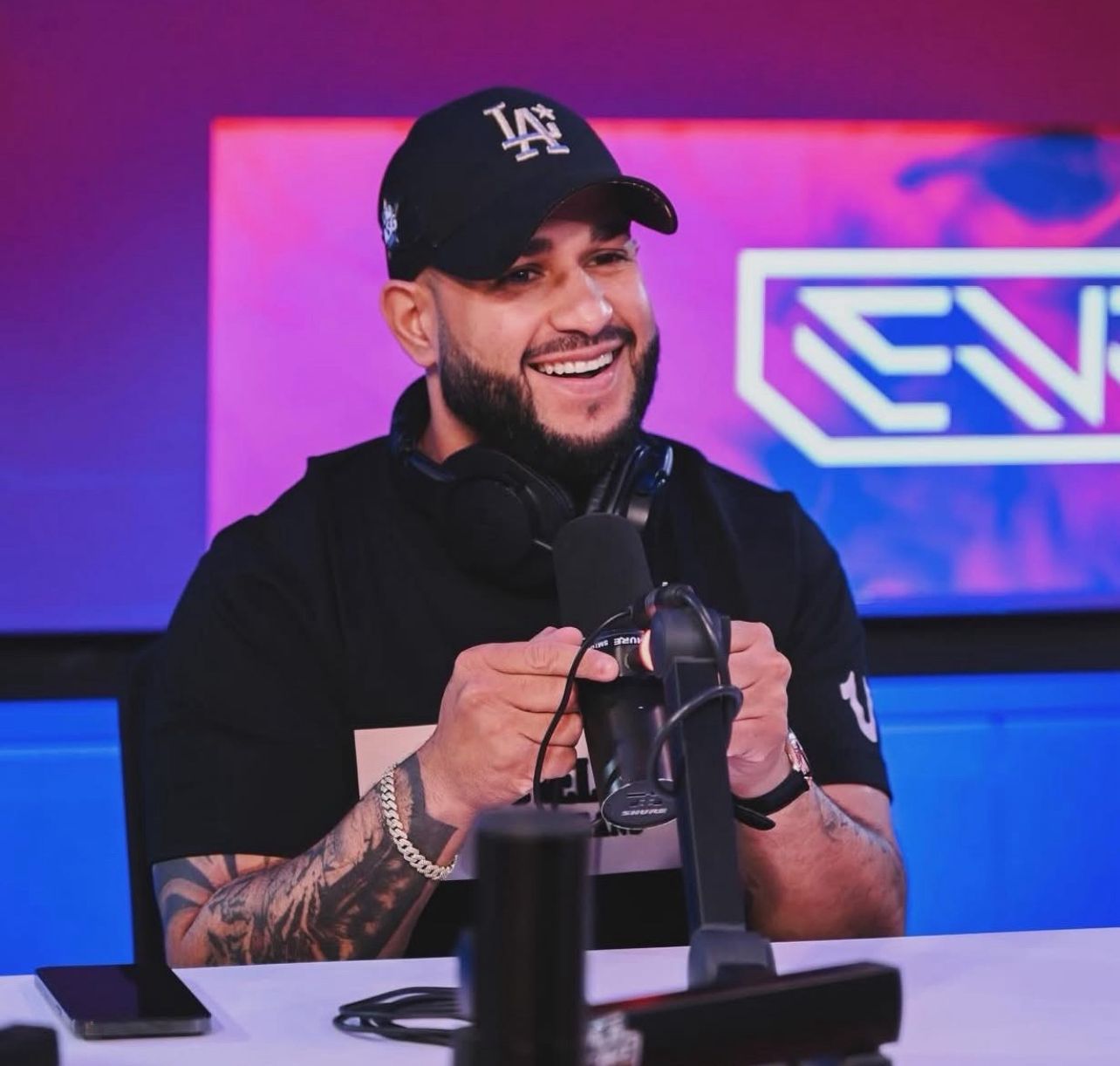 Junior Caminero amenaza con no permitirle la entrada a Mike Deportes al clubhouse de Tampa