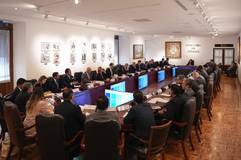 Claudia Sheinbaum encabeza reunión con la industria automotriz para impulsar plan integral del sector - Noticias de hoy en República Dominicana | De Último Minuto