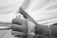 Niño de 9 años resulta con quemaduras tras explosión de bazuca en Santiago