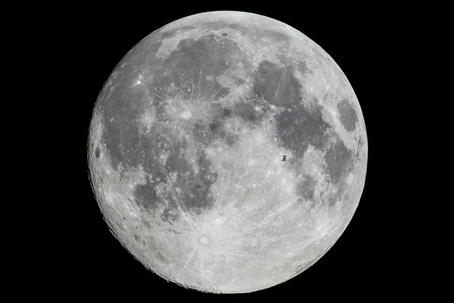 El 37 % de los españoles no está seguro de que los humanos hayan pisado la Luna