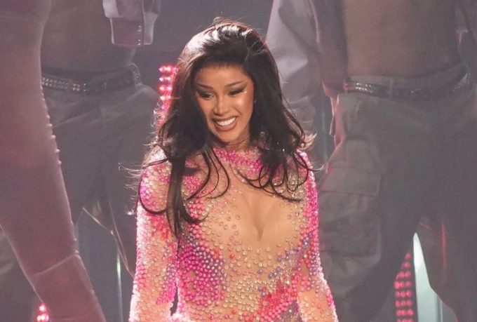 Cardi B arremete contra el ICE en el inicio de su gira “Little Miss Drama Tour”