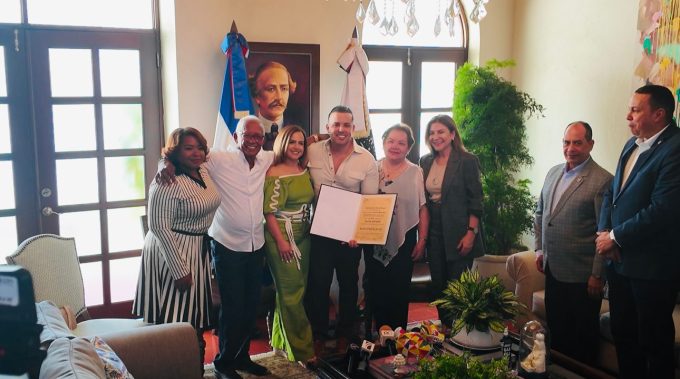 El Blachy tras ser declarado Munícipe Distinguido de SD: “Estoy contentísimo y agradecido”