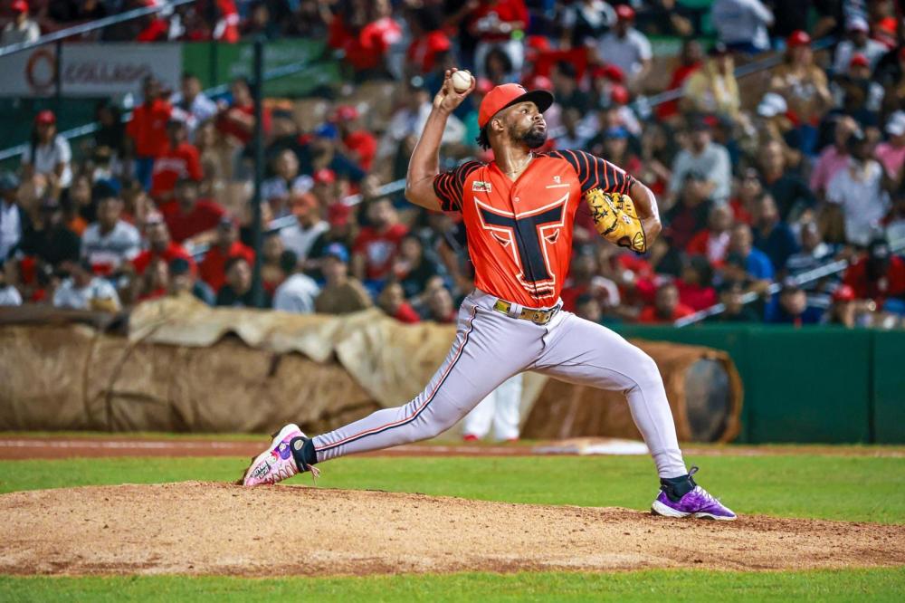 Toros del Este renuevan contrato con seis lanzadores