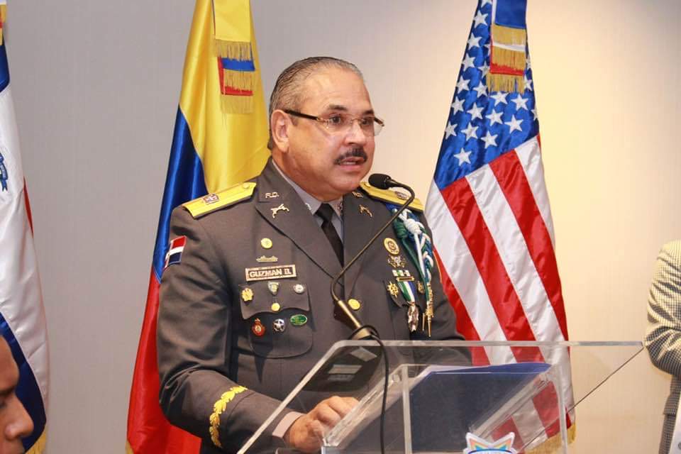 Abinader designa a Juan Hilario Guzmán Badía como nuevo rector del Instituto Policial de Educación