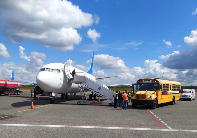 Estados Unidos repatria a 91 ciudadanos dominicanos; autoridades inician proceso de depuración en Haina