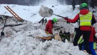 Nueve personas mueren en una semana por caída de nieve y hielo de techos en Rusia