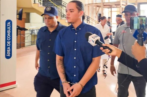 Prisión para hombre que apuñaló a expareja embarazada en Santiago