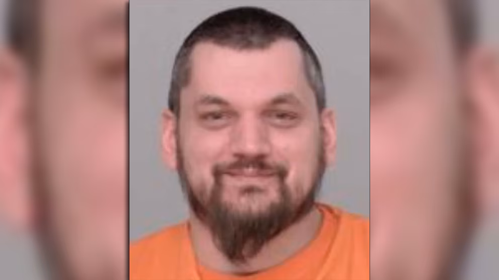 Asesina a un vecino, secuestró a su pareja embarazada e incendió la casa - Noticias de hoy en República Dominicana | De Último Minuto