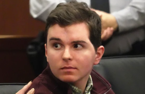 Dictan cadena perpetua a adolescente que asesinó a su hermano y a cuatro personas en Carolina del Norte