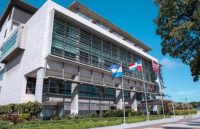 Tres meses prisión preventiva a pareja que golpeó y quemó mano a niña en Los Alcarrizos