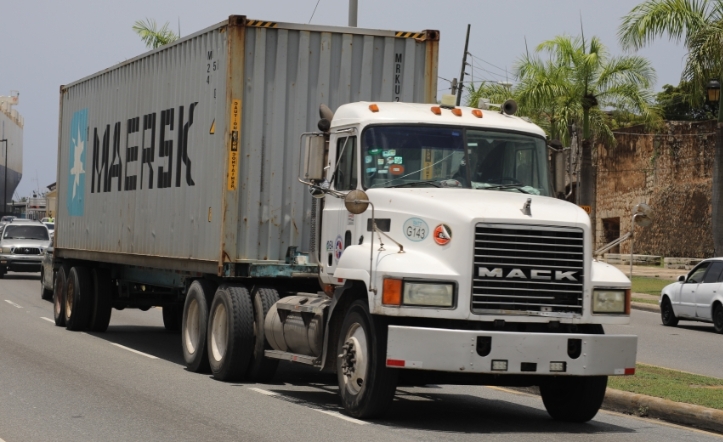 Multa de RD$10 mil para transporte pesado que transite carril izquierdo