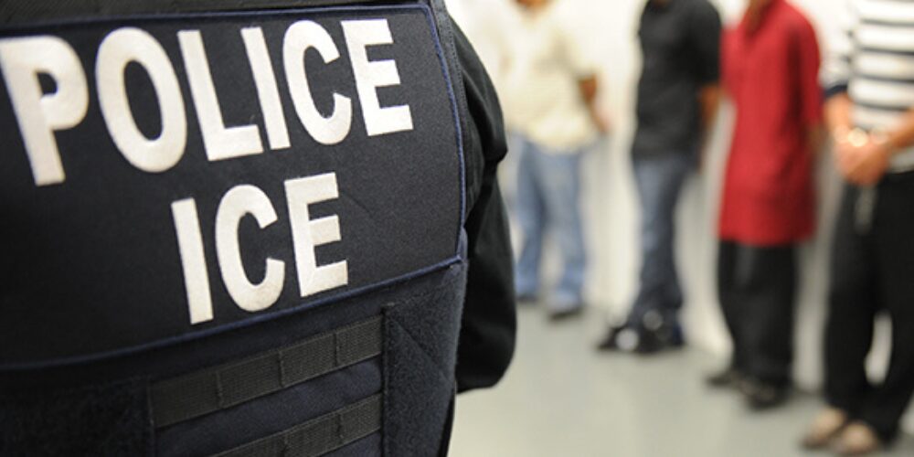 ICE compra un almacén en el estado de Nueva York para centro de detención y desata rechazo