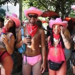 Río arde con el sol y la creatividad en la fiesta callejera del carnaval