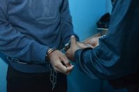 Extraditan desde España a un dominicano acusado de asesinato