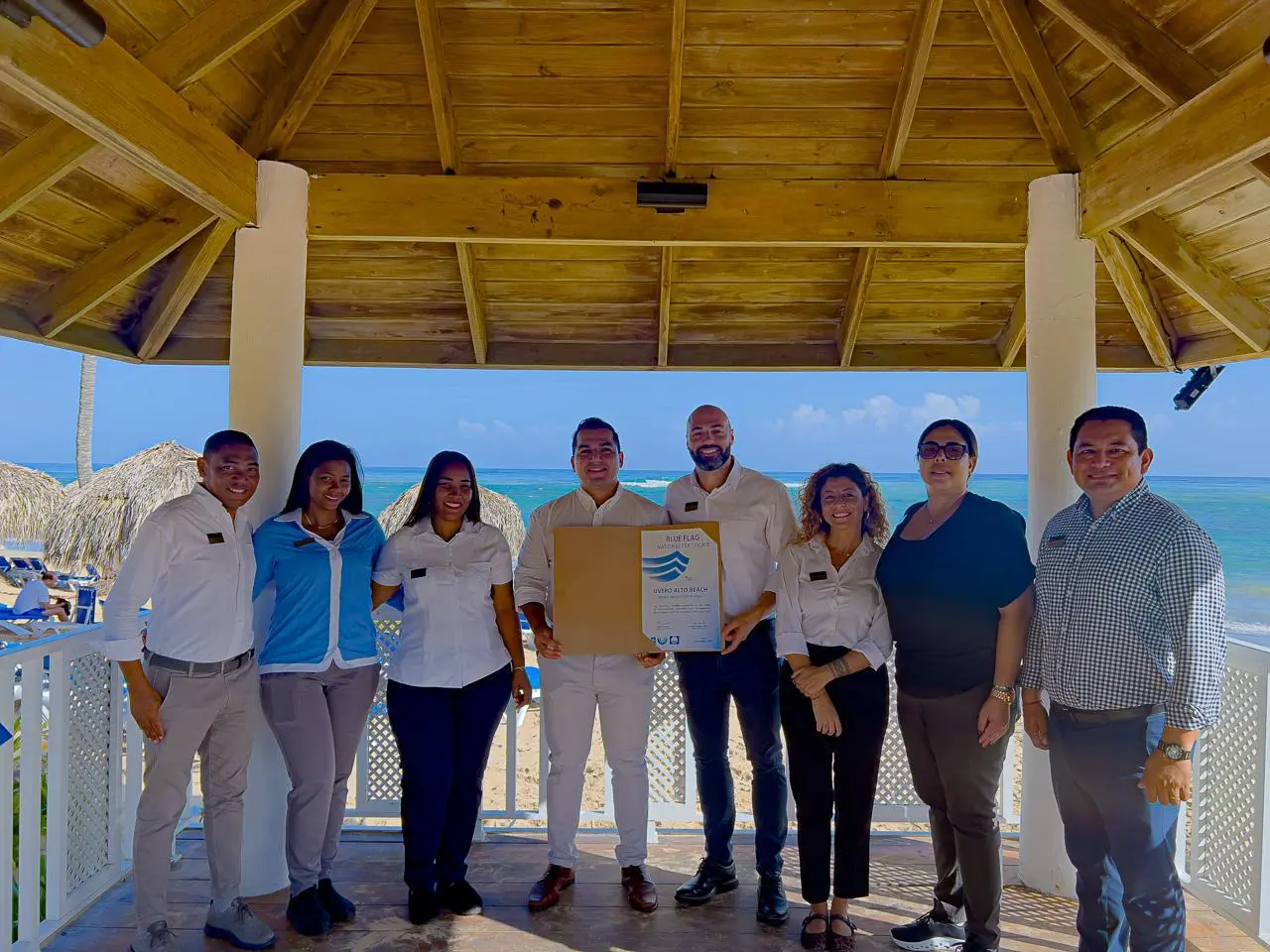 Grand Sirenis Punta Cana renueva bandera azul por decimo año consecutivo