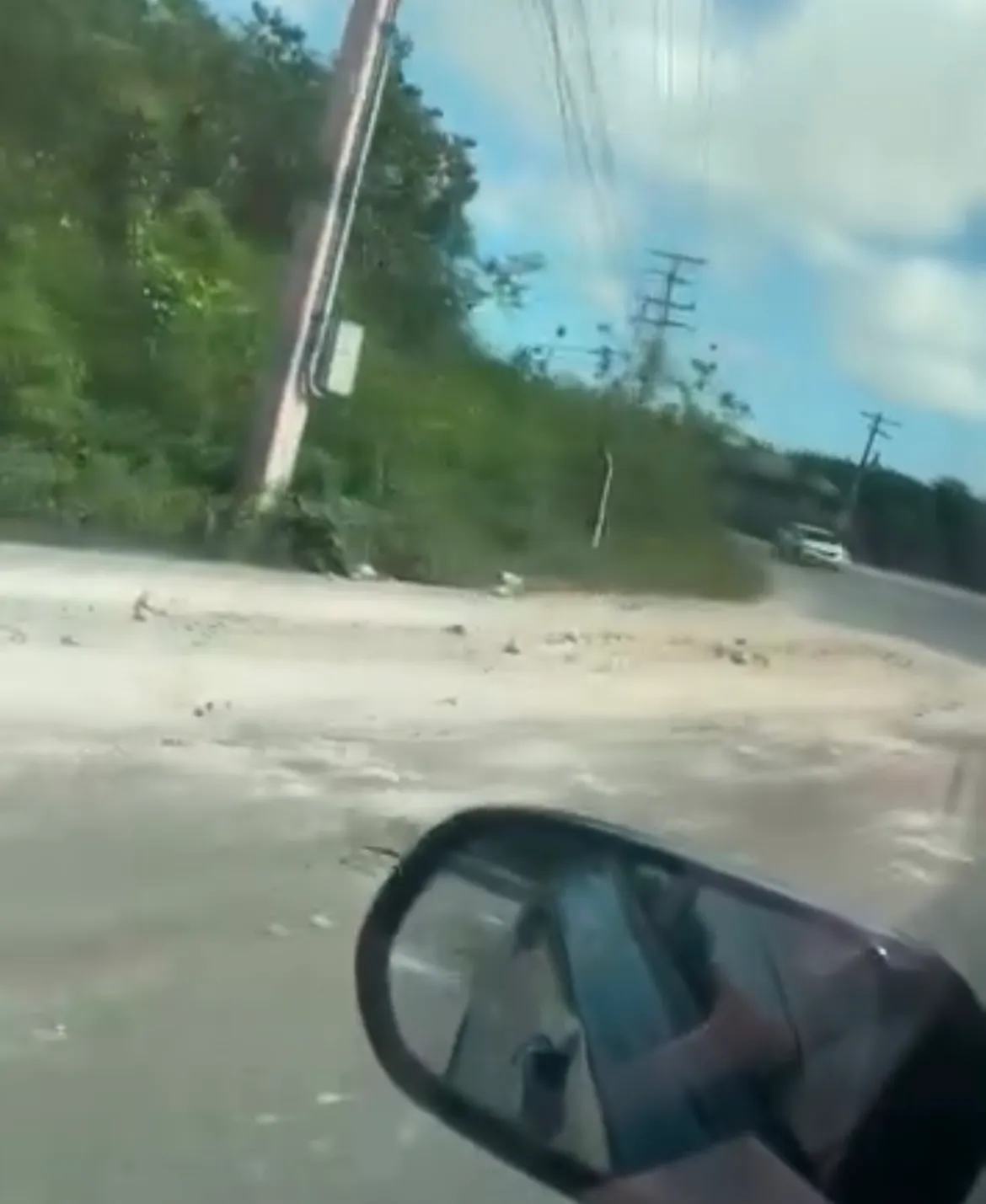 Bávaro: Reportan tramo peligroso en Cabeza de Toro por grava en la vía