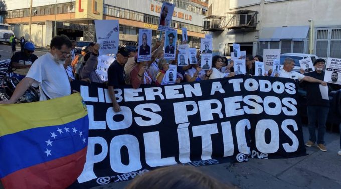 Casi 400 presos políticos han sido excarcelados en Venezuela, según coalición opositora