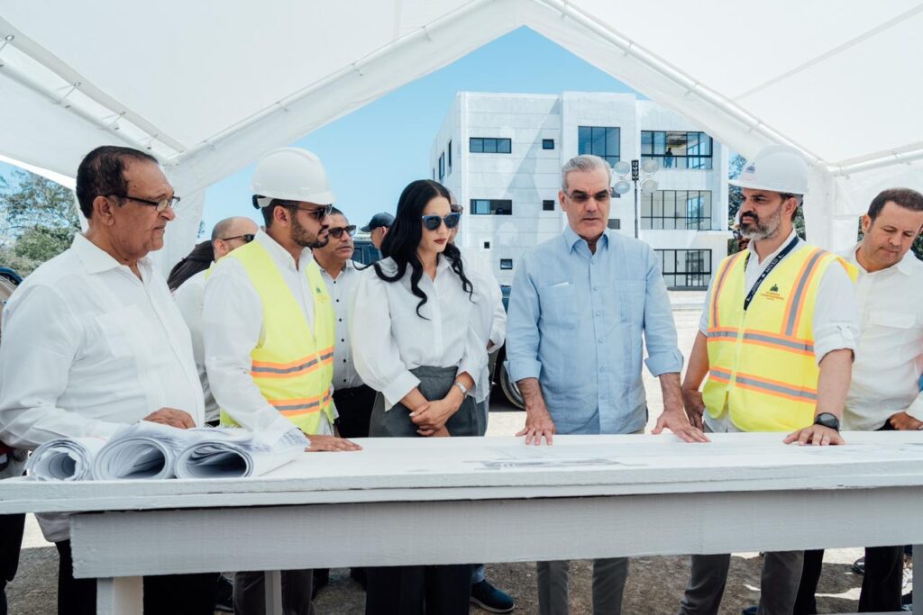 Abinader y MIVHED supervisan recinto UASD Santiago Rodríguez que beneficiará más de 1000 estudiantes | 2 | Abinader y MIVHED supervisan recinto UASD Santiago Rodríguez que beneficiará más de 1000 estudiantes - Noticias de hoy en República Dominicana | De Último Minuto