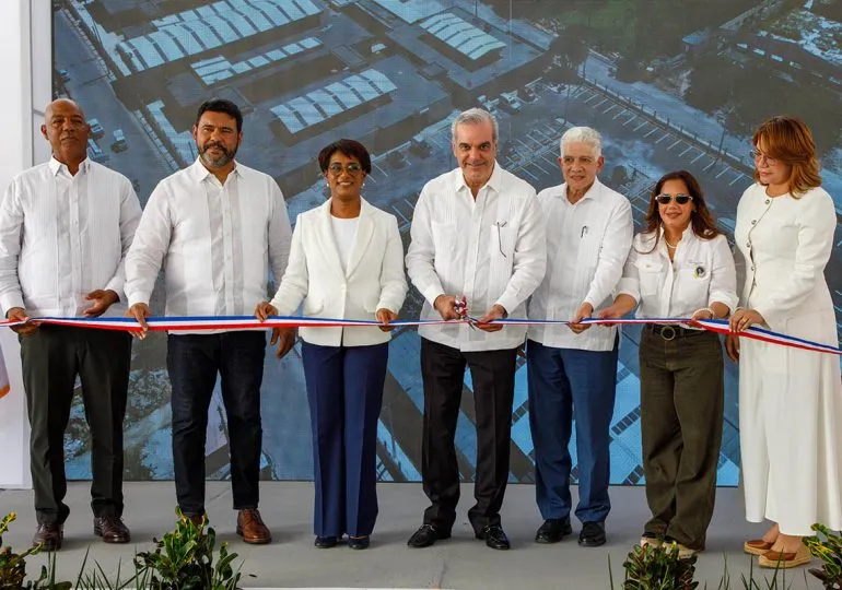 Abinader inaugura moderno mercado municipal en Higüey