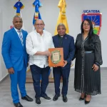 UCATEBA reconoce la gestión de Rafael Santos Badía al frente del INFOTEP