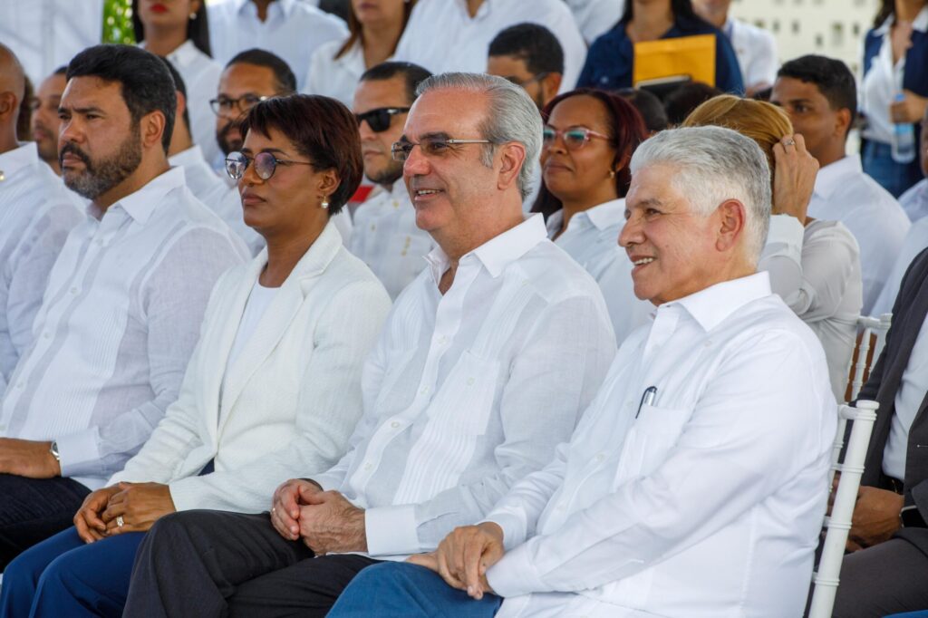 Abinader inaugura moderno mercado municipal en Higüey - Noticias de hoy en República Dominicana | De Último Minuto