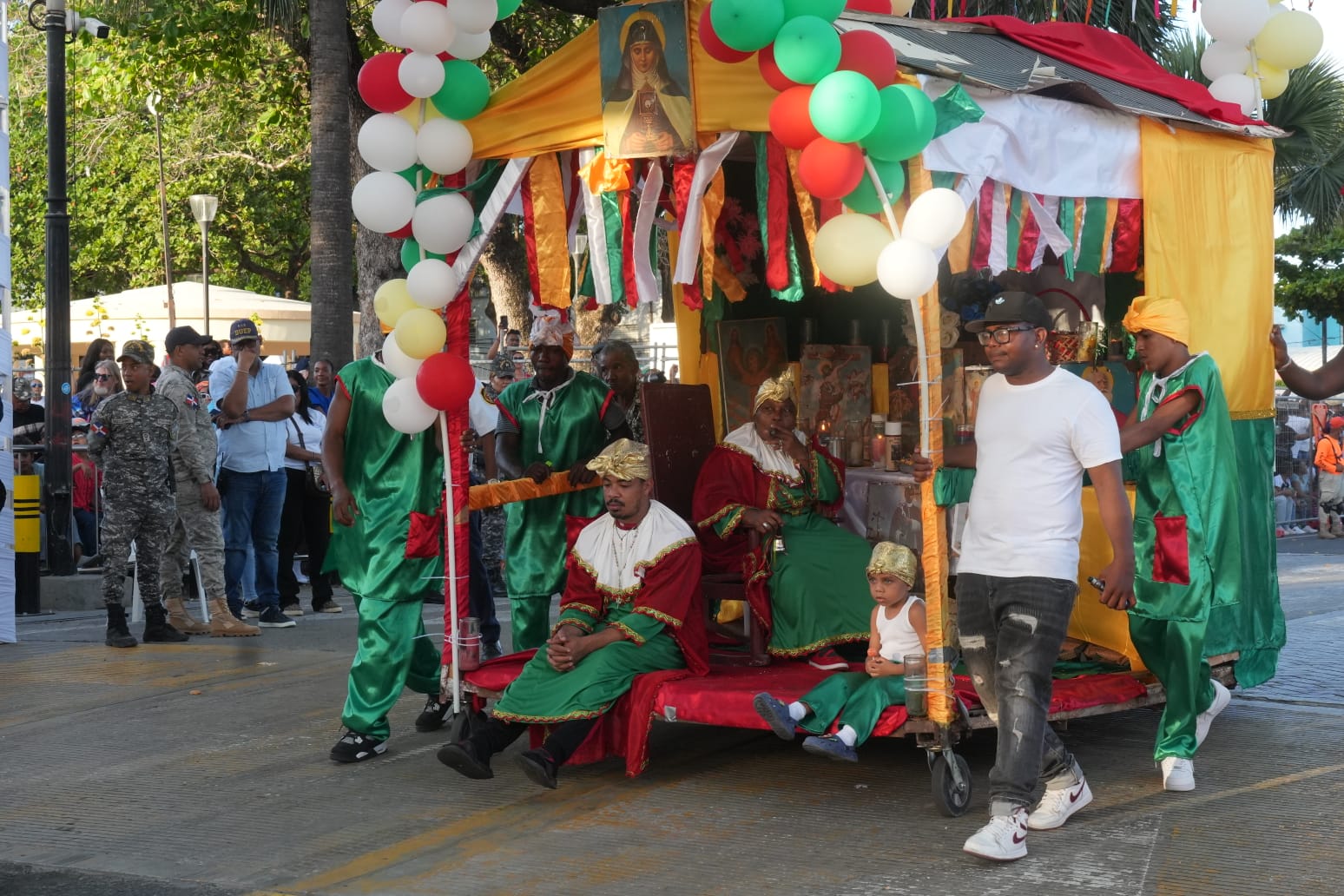 Niños, Diablos Cojuelos, Santeria y Roba la Gallina protagonizan el Desfile de Carnaval del DN 2026