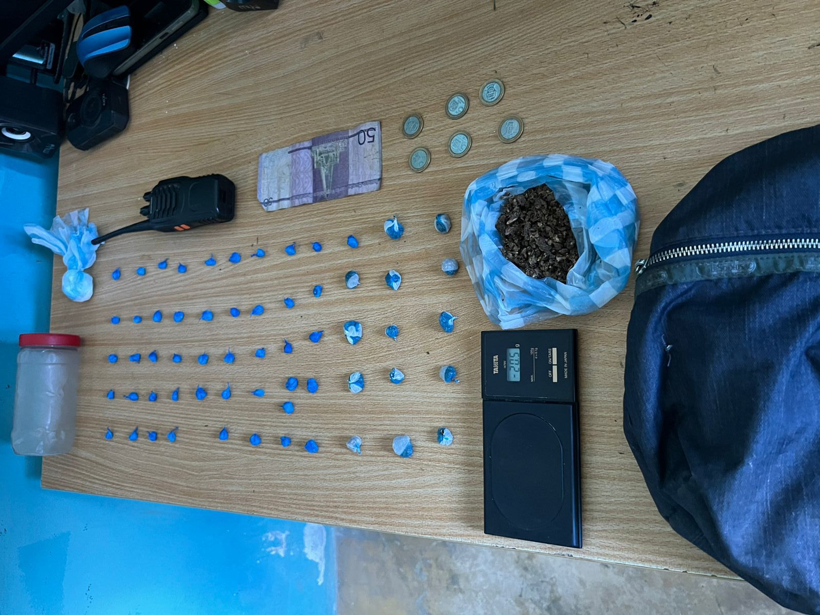 DINTEL desmantela puntos de venta de drogas y apresa a dos personas en Yamasá, Monte Plata