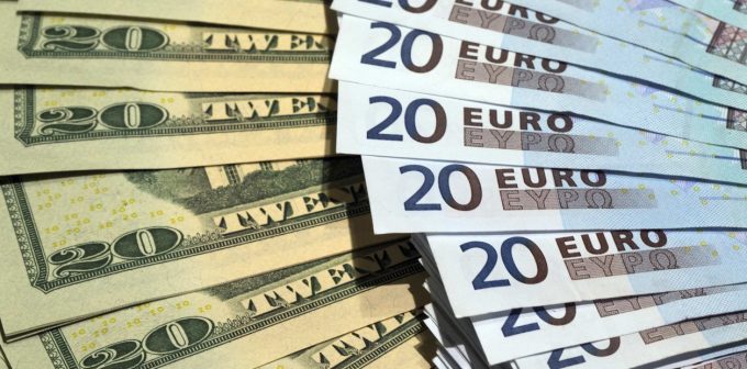 Divisas firmes y metales en alza hoy en RD