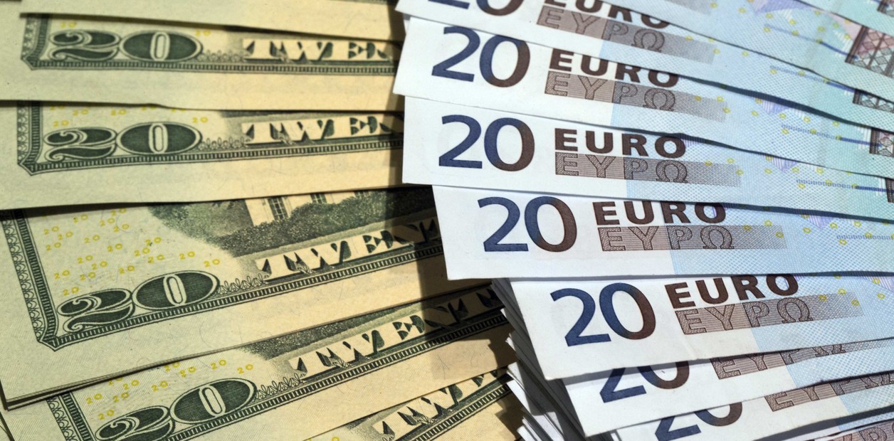 Divisas firmes y metales en alza hoy en RD