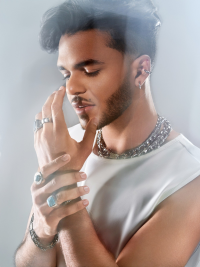 “Loco” presenta a un nuevo YOHAN