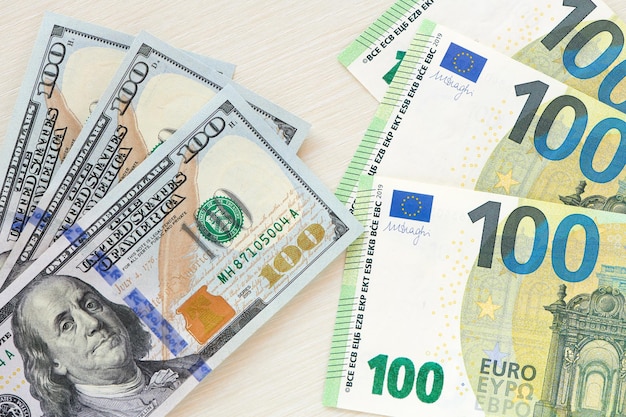 Dólar y euro estables con combustibles sin cambios hoy en RD