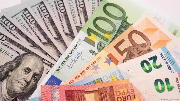 Conozca cómo amanecen hoy las divisas y los combustibles en RD