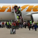 Llega a Venezuela un avión con 311 migrantes repatriados desde Estados Unidos