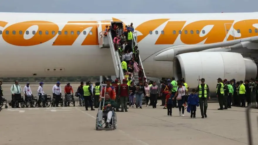 Llega a Venezuela un avión con 311 migrantes repatriados desde Estados Unidos