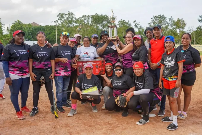 Verón–Punta Cana celebra torneo de sóftbol femenino “Hermanas Mirabal”