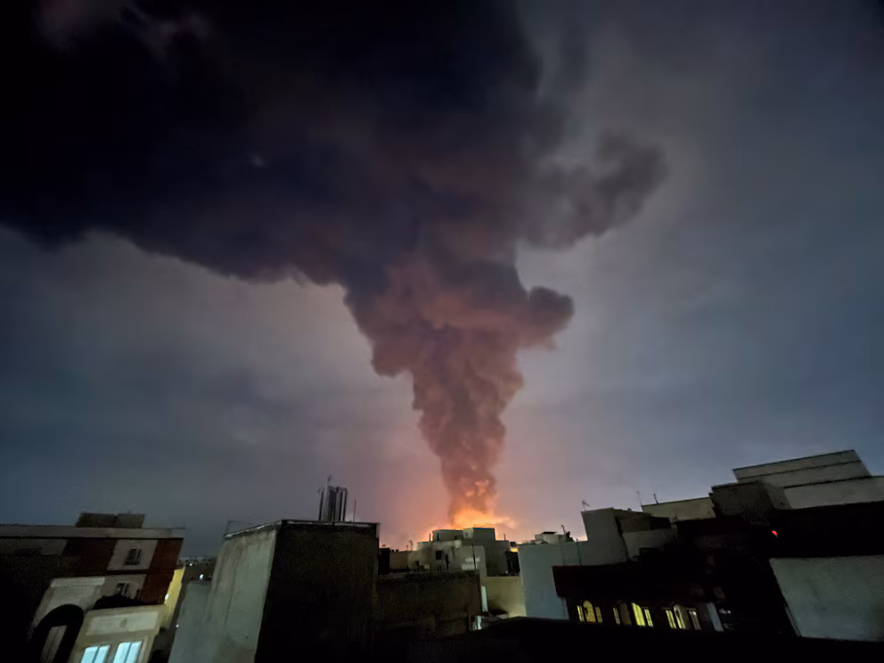 Estados Unidos e Israel atacaron un depósito de petróleo en Teherán