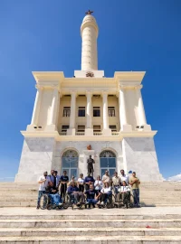 Entrenan empleados del Monumento de Santiago para atender a visitantes con discapacidad
