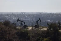 El petróleo de Texas se dispara un 8,69 % en segunda sesión tras inicio de guerra en Irán