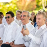 Alex Rodríguez felicita al presidente Abinader y al ministro Collado por su transparencia y eficiencia.