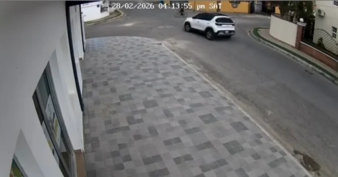 Niño es atropellado en Pueblo Bávaro y se encuentra en estado grave