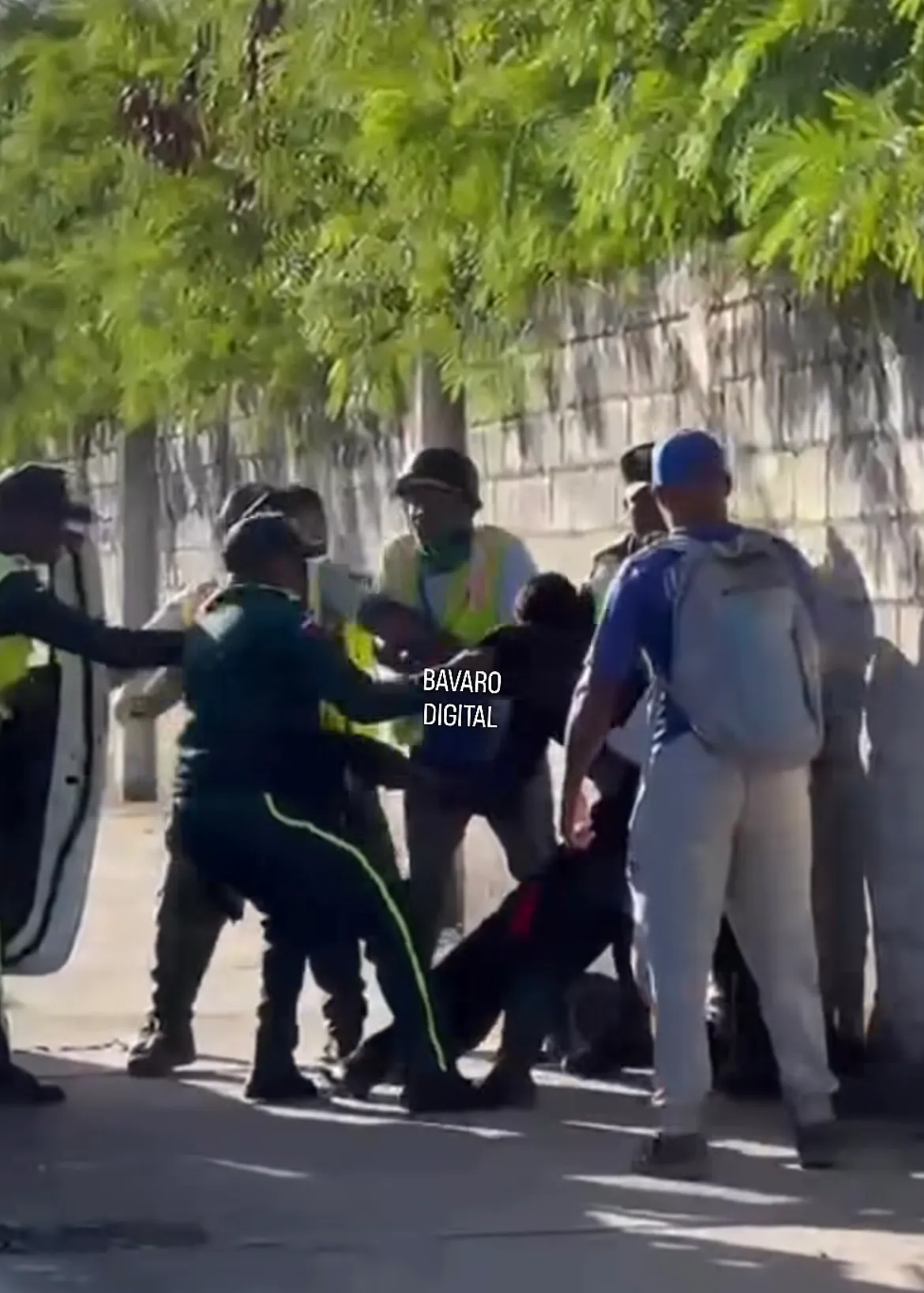 BÁVARO: Agentes de la DIGESETT protagonizan conflicto con ciudadanos