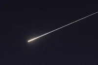 Irán lanza nuevos ataques contra Israel y objetivos estadounidenses en el golfo Pérsico