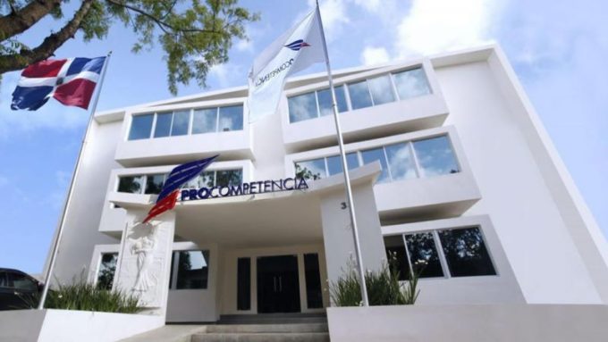 ProCompetencia advierte marcas blancas deben cumplir normas para garantizar competencia justa