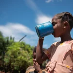 Irregularidad en el acceso al agua persiste en República Dominicana: solo 17 % de los hogares la recibe entre 6 y 7 días a la semana